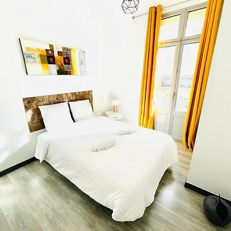 Le Contemporain: Idealement Situe Face Castillet. Perpignan
